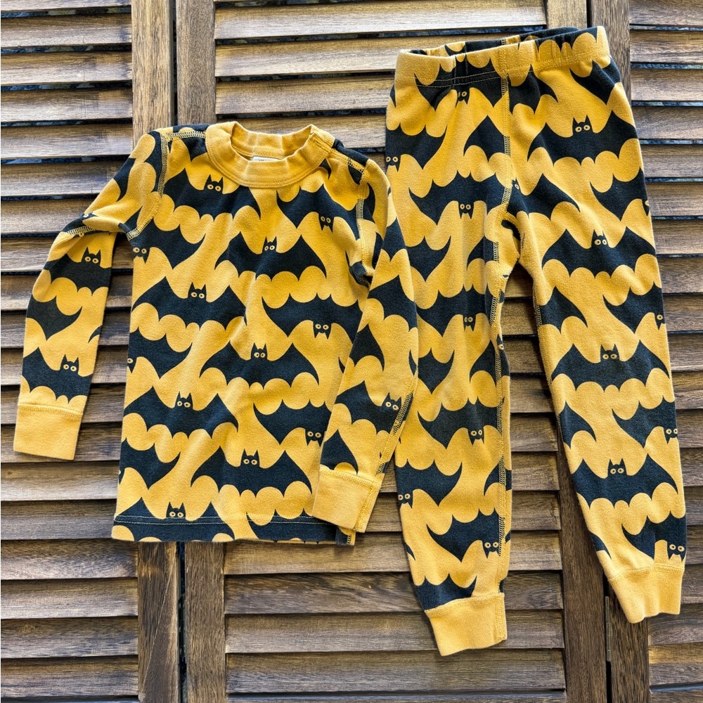 Hanna Andersson Black and Yellow Bat Pajama Set Unisex Size 4 Halloween